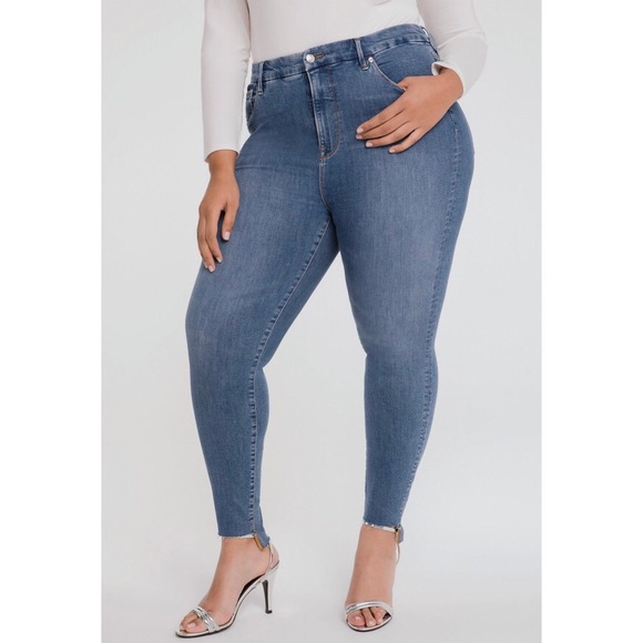 Good American Denim - GOOD AMERICAN Good Legs Step Hem Jeans 24 Plus NWT